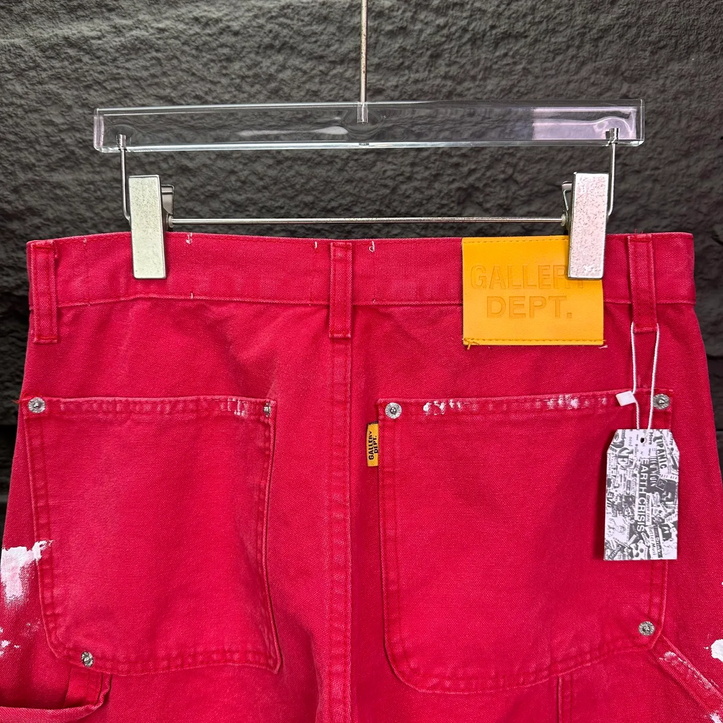 P280 GALLERY DEPT. 2025 new style splash-ink hand-painted splicing couple style bootcut loose jeans 🔥High version🔥High version🔥Top ceiling quality Styles with different washed textures are very friendly to people with thin legs and thick legs. The bootcut and loose version is very flattering to the leg shape. Moderate length that never goes out of style, easy to match with casually, basic styling for various styles, a must-have in the wardrobe! The fabric is stiff but also makes the upper body soft without losing texture. The washing process is even more perfect. It is a must-have item for everyone! ! ! Washed wheat, hang tag, pants label, three complete labels, color: red, size: 28, 30, 32, 34, 36 (five sizes)
